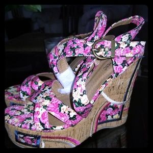 Flower wedges